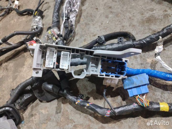 Электропроводка пола Genesis G70 седан G4KL