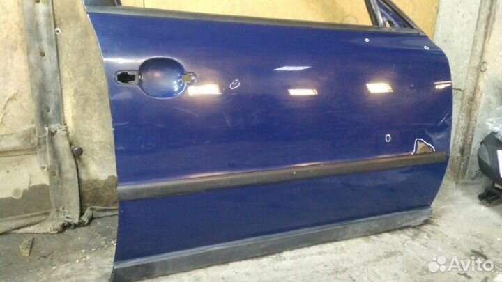 Дверь передняя правая Volkswagen Passat B5 5+