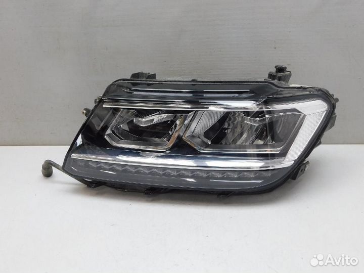 Фара левая Volkswagen Tiguan