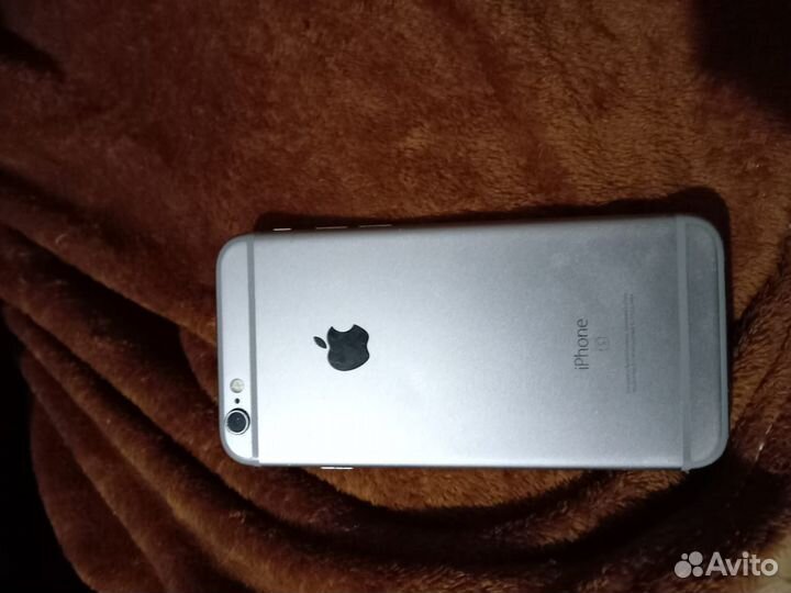Телефон iPhone 6s