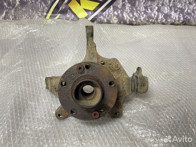 Кулак передний левый Laguna 2 Лагуна 1.8 2001-2008