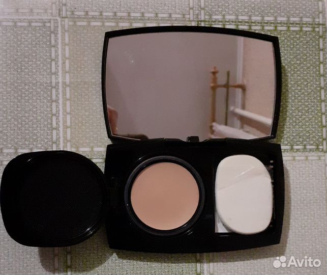 Крем-пудра,тональный крем Lancome