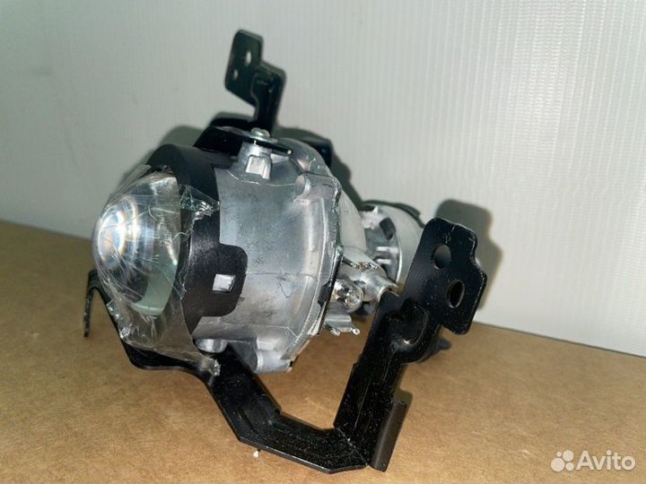 Фара противотуманная передняя левая Hyundai