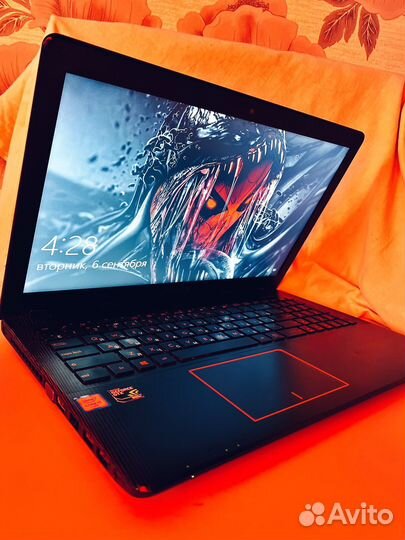 Мощный и быстрый, игровой ноутбук Asus