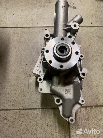 Помпа Mercedes OM646 SKF vkpc 88864