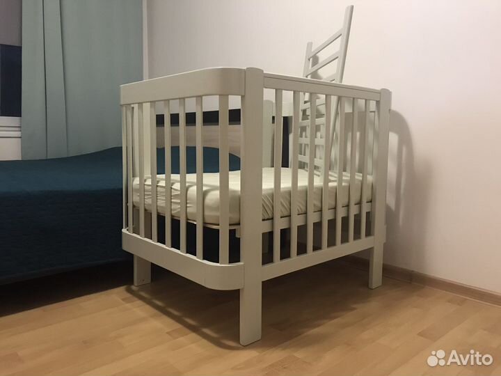 Комлект из кроватки-люльки happy baby mommy love