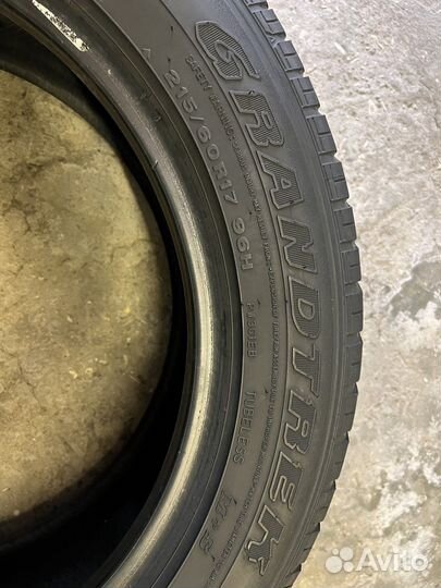 Dunlop Grandtrek ST1 215/60 R17