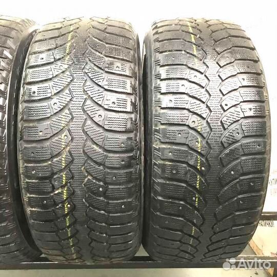 Bridgestone Blizzak Spike-01 235/55 R17