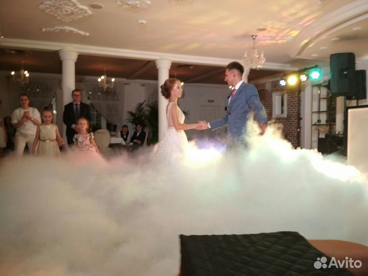 Тяжёлый дым на свадьбу, конфетти,холодные фонтаны