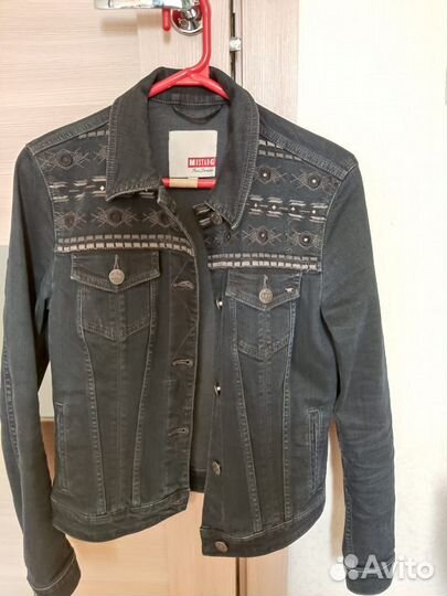 Джинсовая куртка