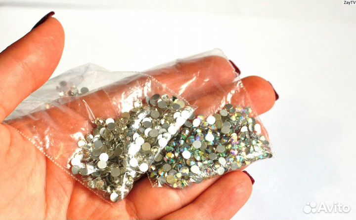 Камни, стразы