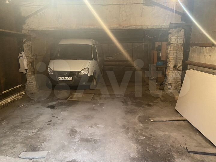 Гараж, > 30 м²