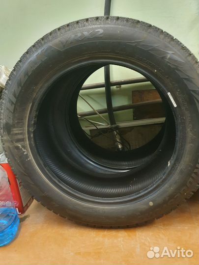 Bridgestone Blizzak VRX2 215/55 R17 94