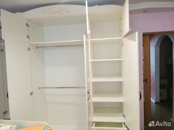 Шкаф в детскую