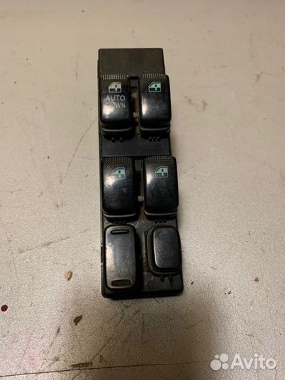 Блок управления стеклоподъемниками Hyundai Sonata