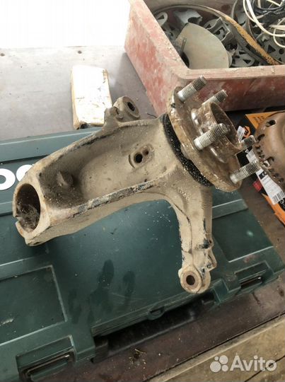 Кулак Форд правый