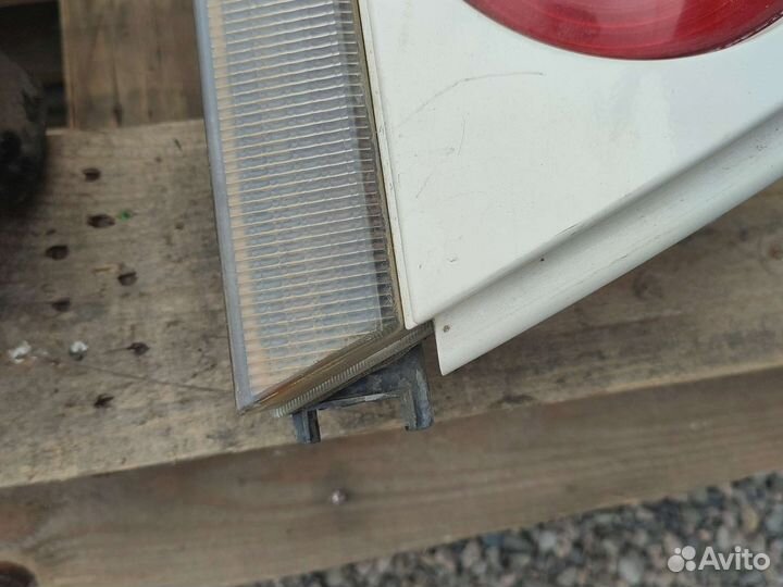 Стоп сигнал Nissan Skyline r33