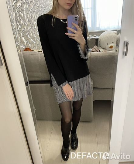 Офисное платье 42 размера с манжетами