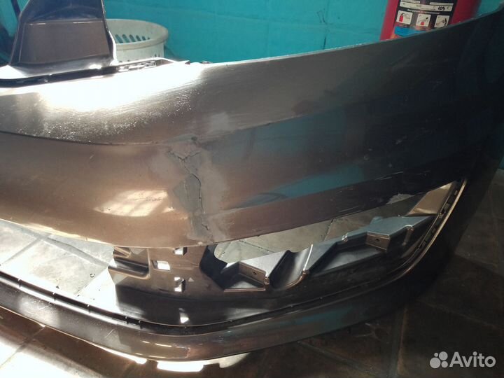 Передний бампер