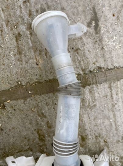 Бачек омывателя стекла Mitsubishi Lancer X