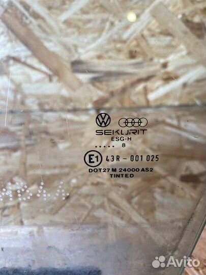 Стекло двери передней левой Volkswagen Passat