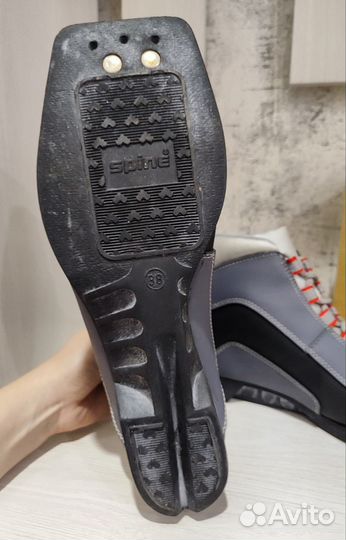 Лыжные ботинки