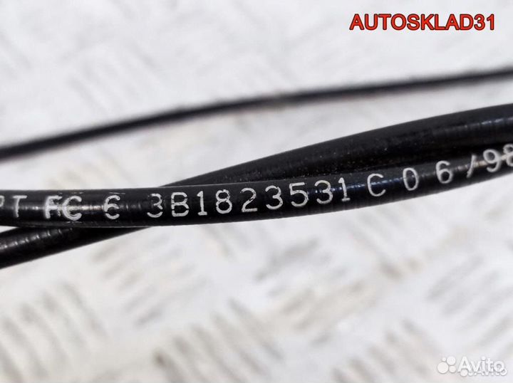 Трос открывания капота VW Passat B5 3B1823531C