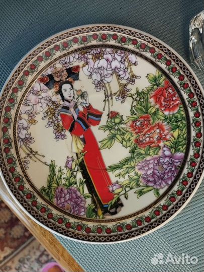 Фарфоровое блюдце