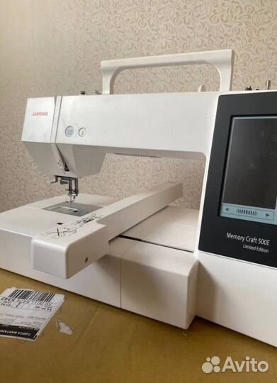 Вишивальна машинка Janome Memory Craft 500E