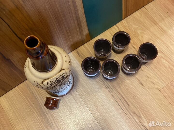 Бутылка графин с рюмками