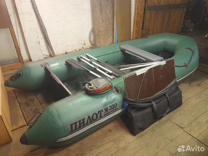 Лодка пилот-М320