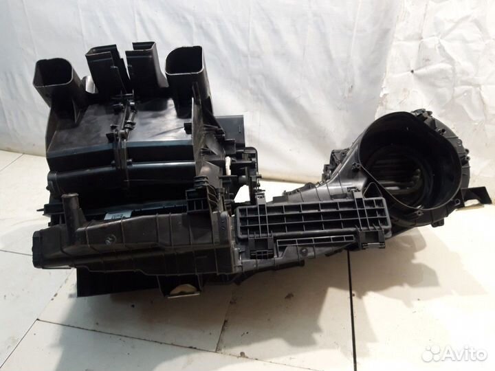 Корпус отопителя (Mercedes-Benz CLA-class)