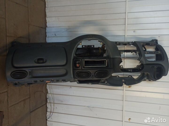 Торпедо renault Megan 1