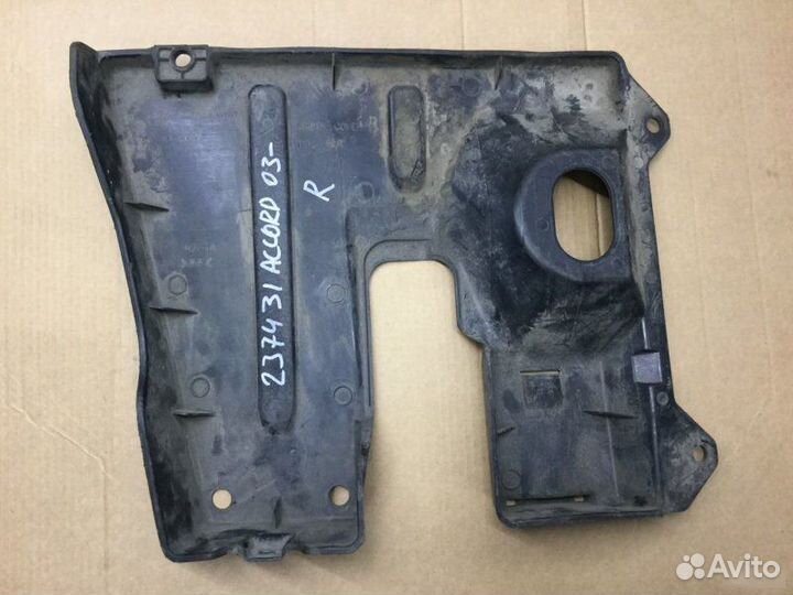 Пыльник бензобака правый Honda Accord 7 2003-2007