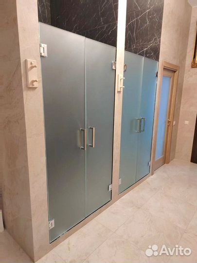 Дверь стеклянная межкомнатная