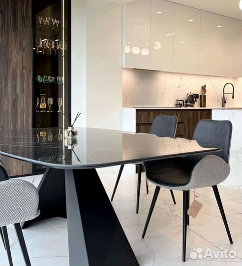 Кухонный гарнитур в современном стиле на заказ