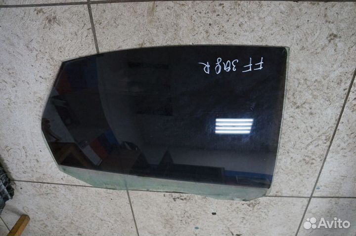 Ford Focus 2 стекло заднее правое