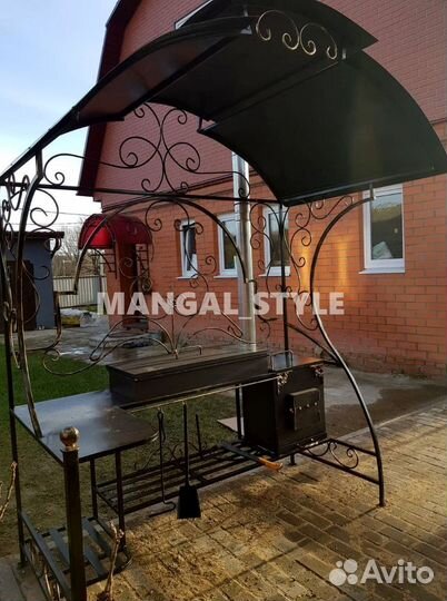 Мангал с крышей