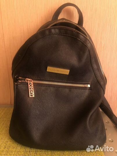 Рюкзак женский оригинал б/у tommy hilfiger