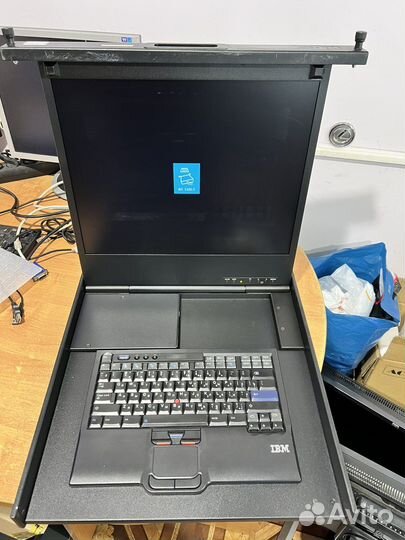 Консоль KVM IBM 1723-HC1 (1723-19x)