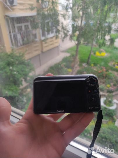 Компактный фотоаппарат canon