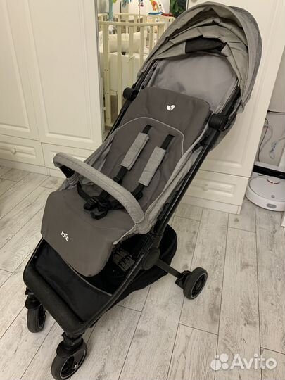 Прогулочная коляска joie pact