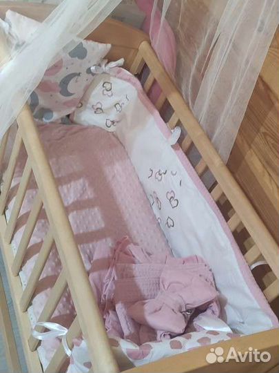 Детская кроватка люлька с маятником