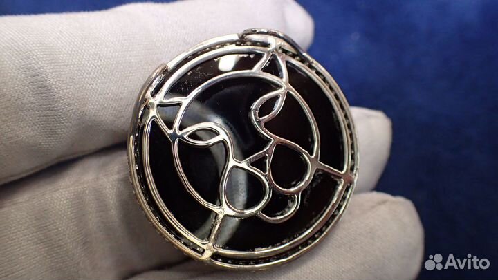 Золотой кулон с ониксом и бриллиантами