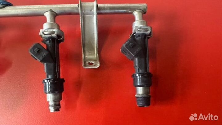 Форсунка топливная Opel Astra H 1.6 Z16XEP 2007