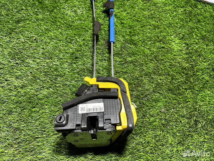 Замок двери задней правой Hyundai Solaris