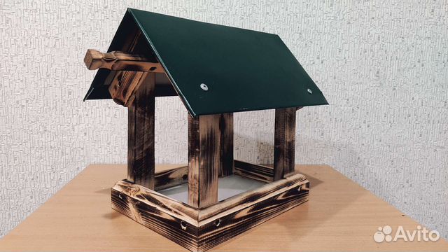 Кормушка для птиц из дерева