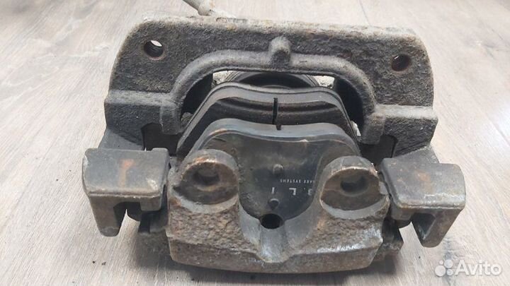 Суппорт тормозной передний правый Bmw X3 2.0D E83