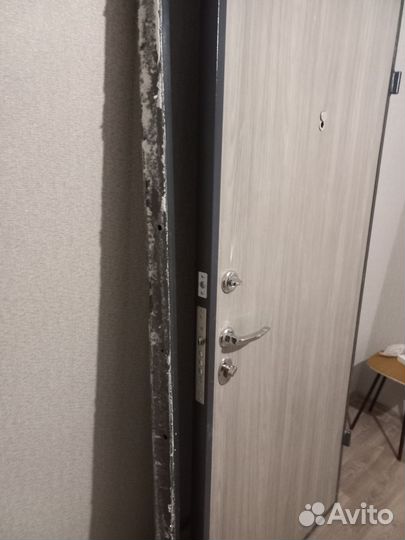 Дверь входная от застройщика