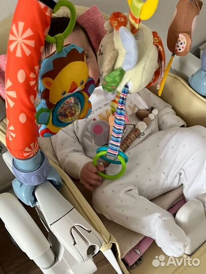 Дуга с игрушками